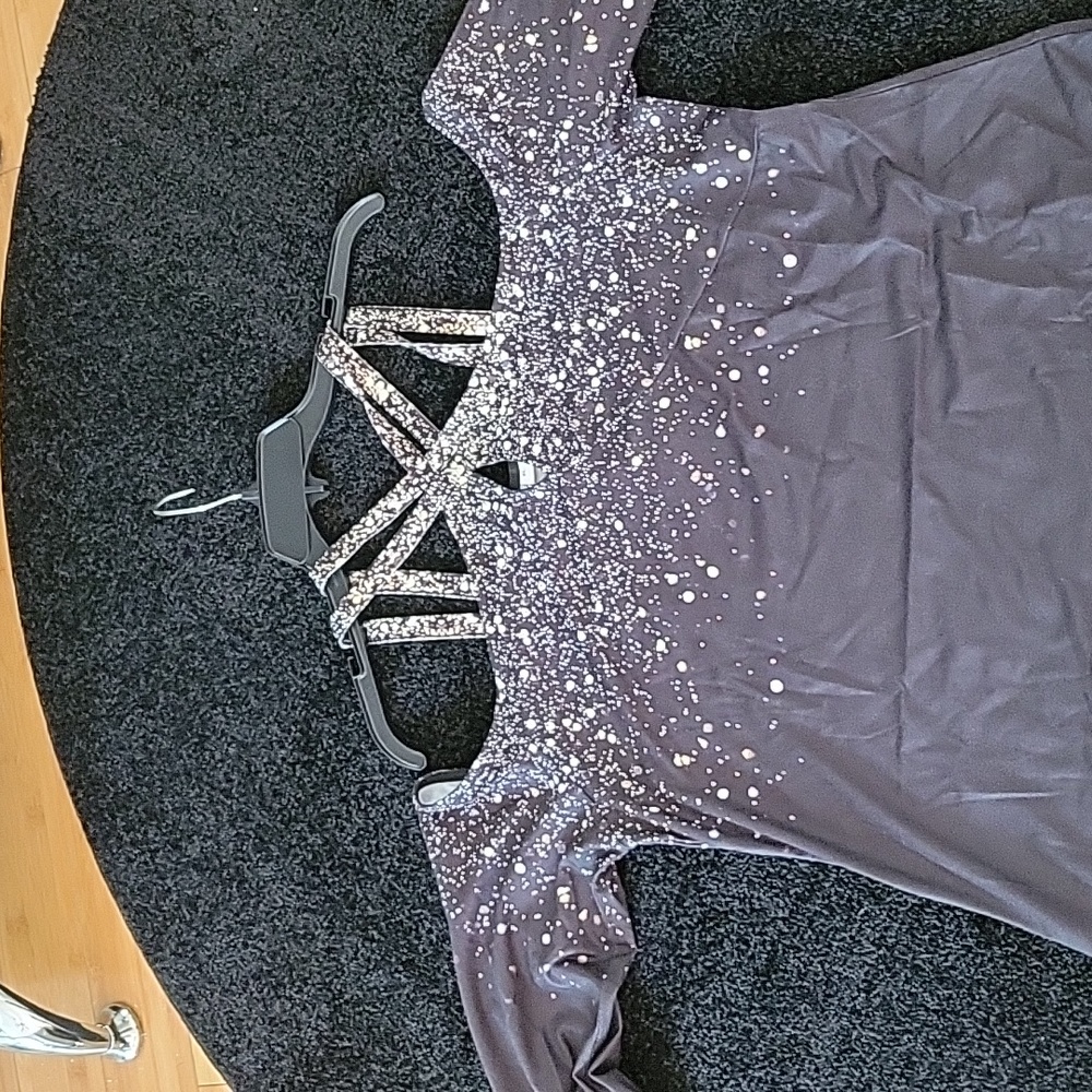 Dress - Picture 2 of 3